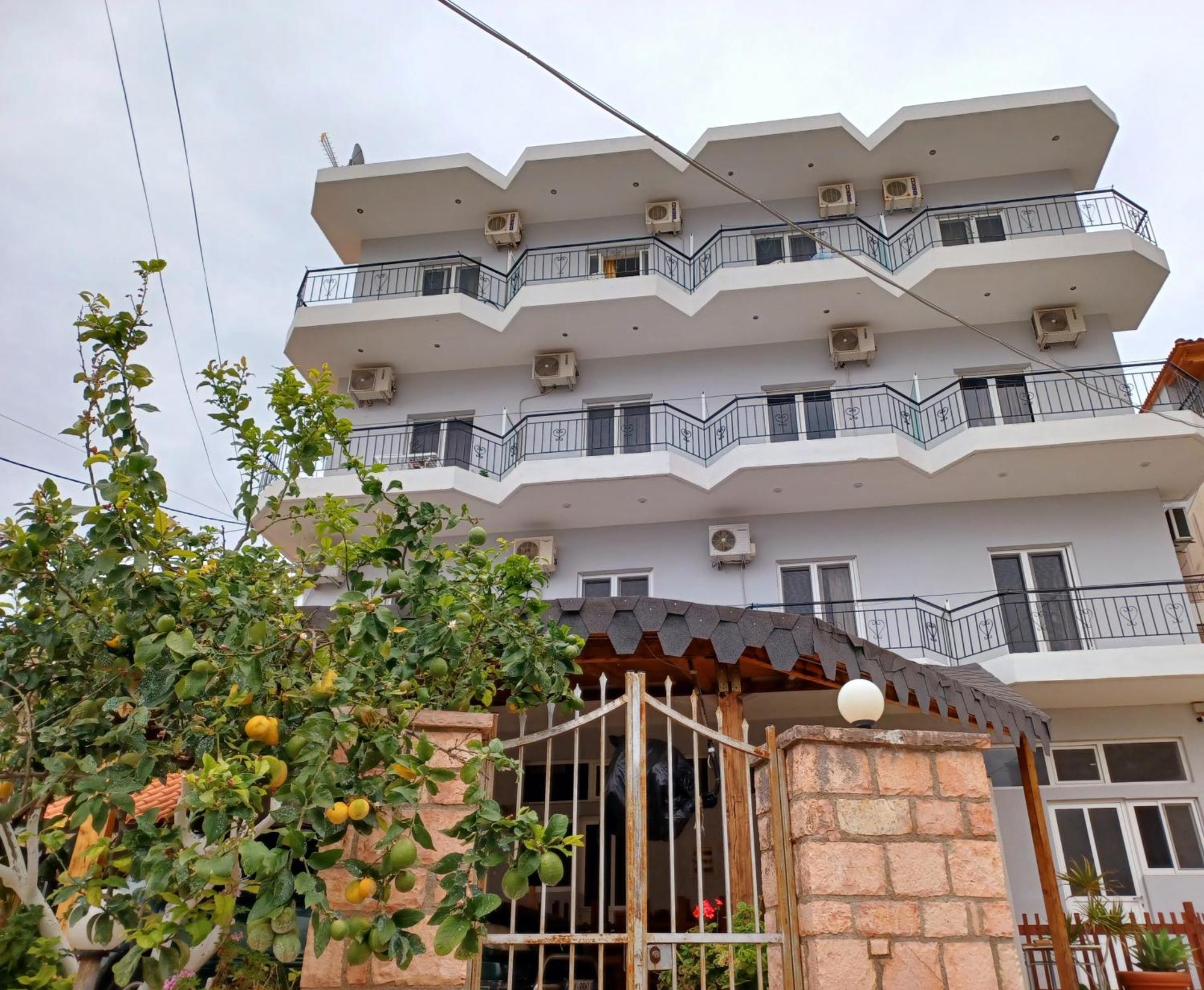 Hotel Arileo Himarë Exterior foto